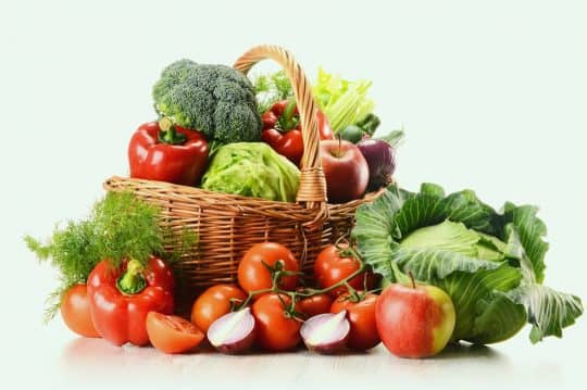 košík plný zeleniny